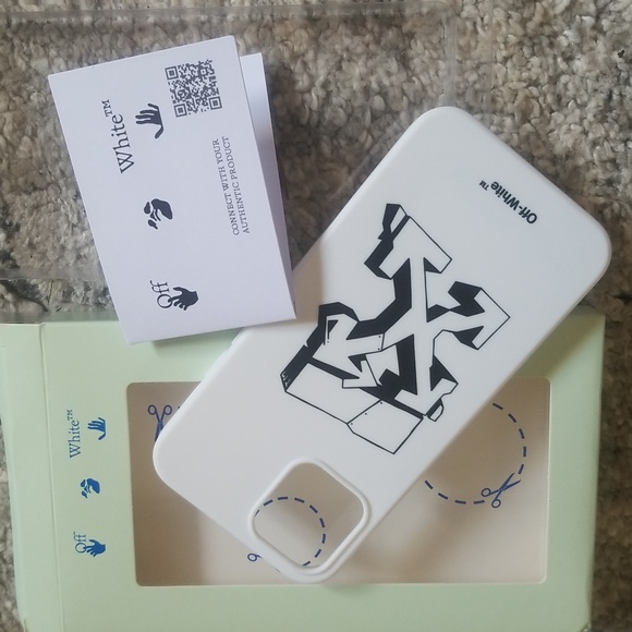 OFF-WHITE New iphone 12 hard shell Arrow Case NEW in Box - Picture 1 of 9